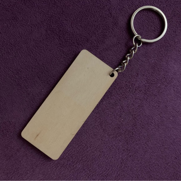 Sandy Paws & Salty Kisses Wooden Keychain - Picture 2 of 2